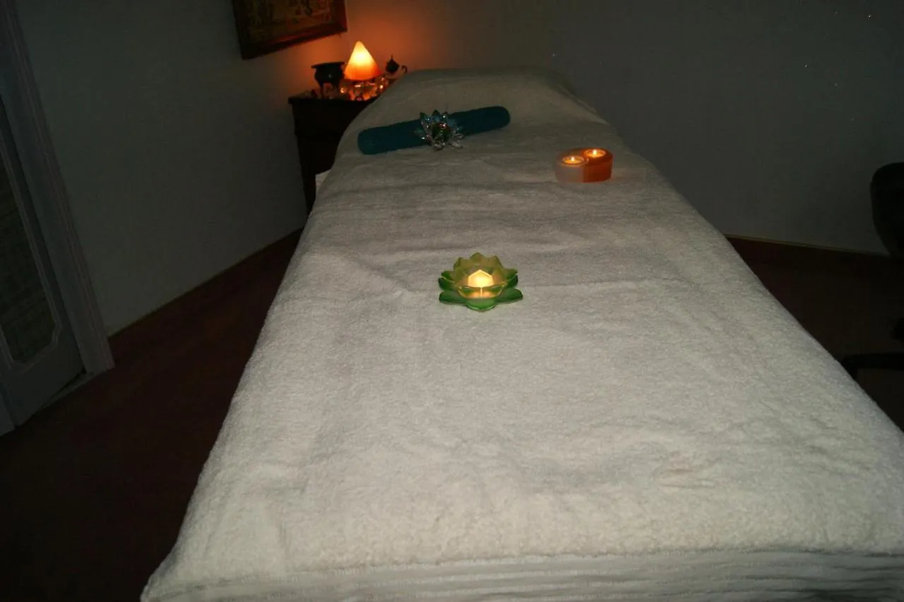 Domaine De La Licorne Bed & Breakfast Bubry 0*,  France